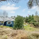 Vakantiehuis Dines - 1km From The Sea By Interhome