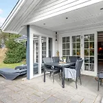 Dines - 1km From The Sea By Interhome Vakantiehuis *