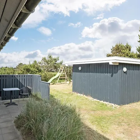 度假居 Dines - 1km From The Sea By Interhome