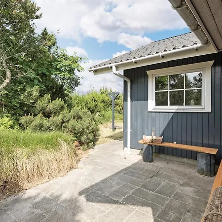 Dines - 1km From The Sea By Interhome