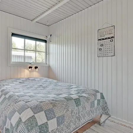 Dines - 1km From The Sea By Interhome