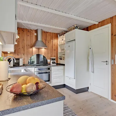 Dines - 1km From The Sea By Interhome *