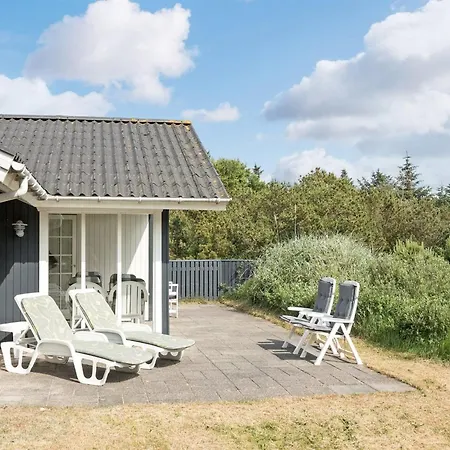 度假居 Dines - 1km From The Sea By Interhome