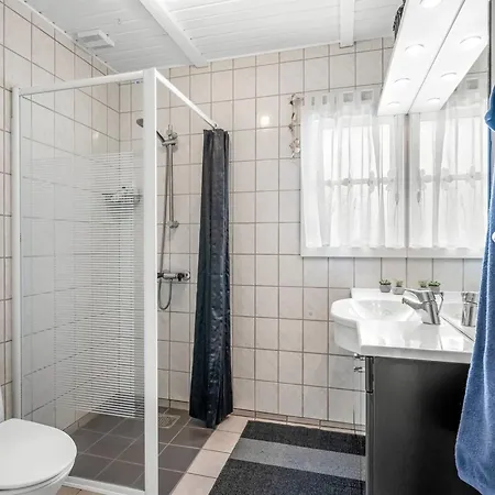 Vakantiehuis Dines - 1km From The Sea By Interhome