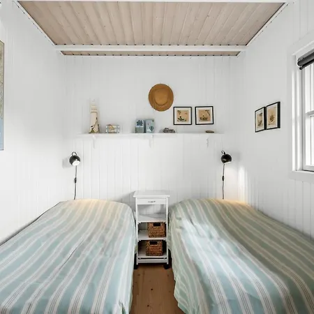 Vakantiehuis Dines - 1km From The Sea By Interhome