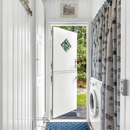 Vakantiehuis Dines - 1km From The Sea By Interhome *