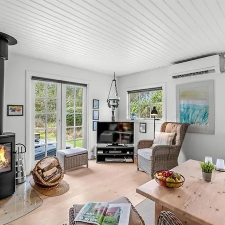 Dines - 1km From The Sea By Interhome Ferienhaus