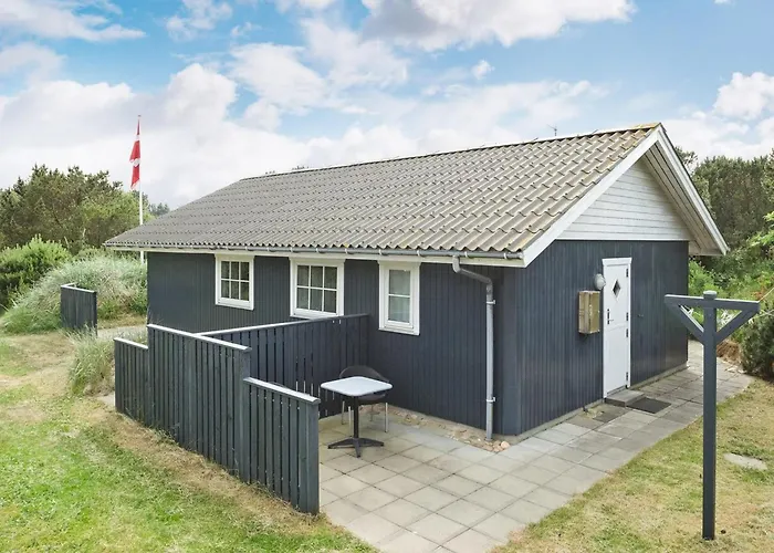 Holiday home Dines - 1km From The Sea By Interhome