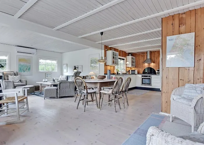 Dines - 1km From The Sea By Interhome *