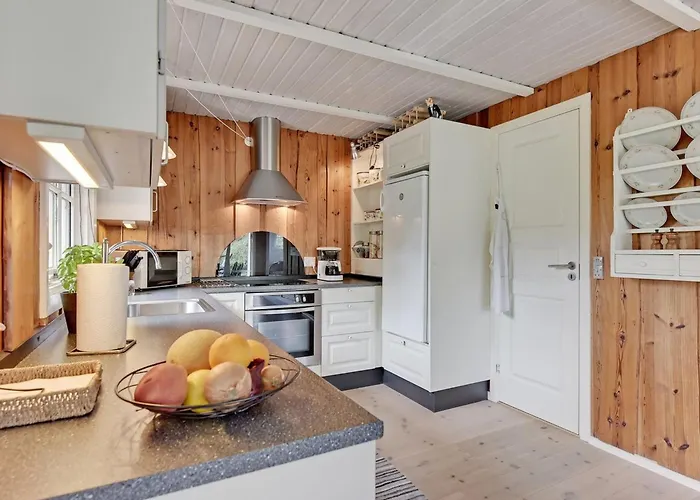 Dines - 1km From The Sea By Interhome *